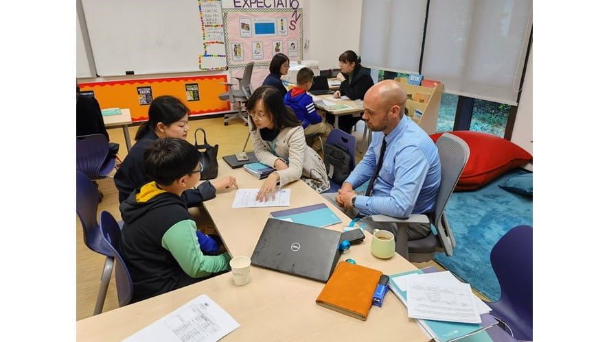 三人行必有我?guī)? 這個(gè)家長會有點(diǎn)不同尋常 - Three s a crowd This parents meeting was a bit different
